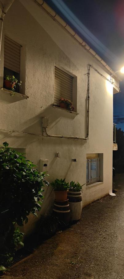 Casita Junto Al Rio En Un Entorno Natural Monforte De Lemos Exterior foto